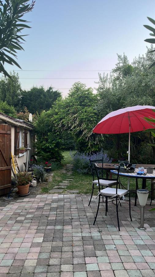 A Room And Garden Close To Paris فيتري سور سين المظهر الخارجي الصورة